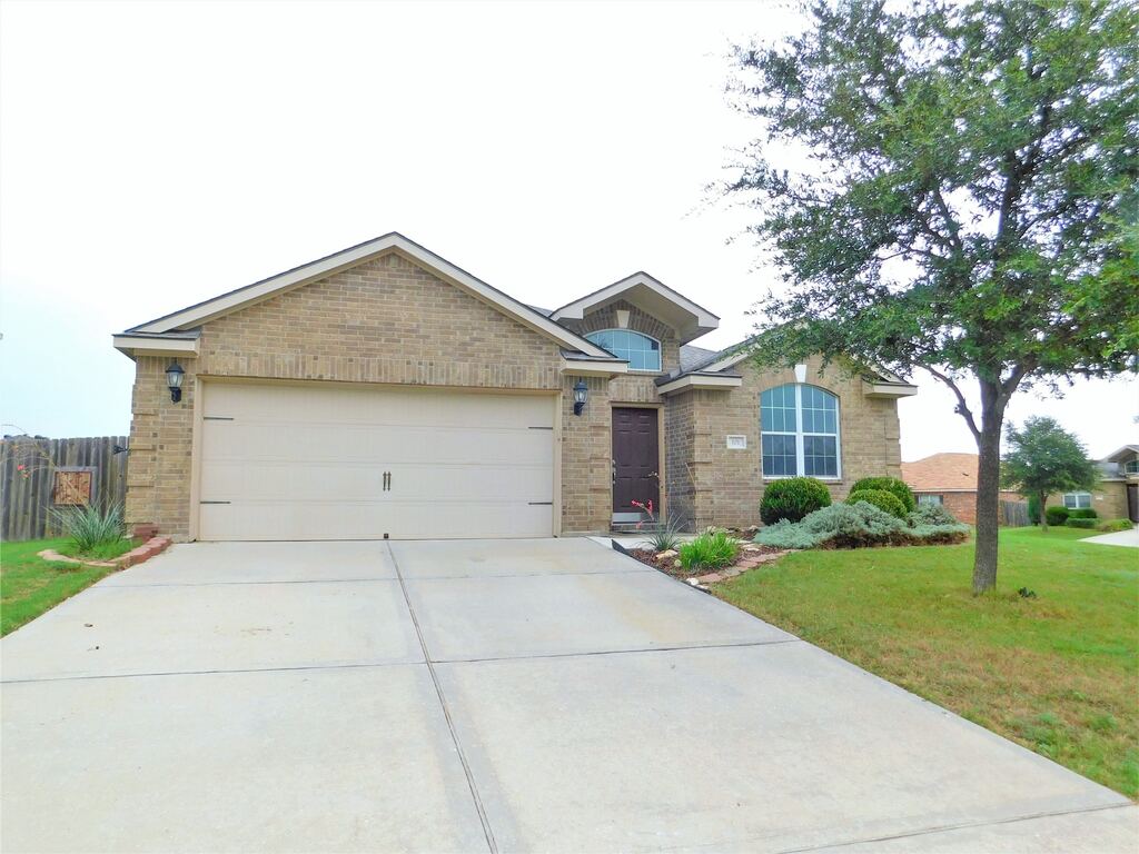 101 Kincaid Drive, Sanger, TX 76266 — photo 1