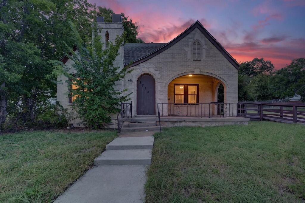 2813 E Rosedale Street, Fort Worth, TX 76105 — photo 1