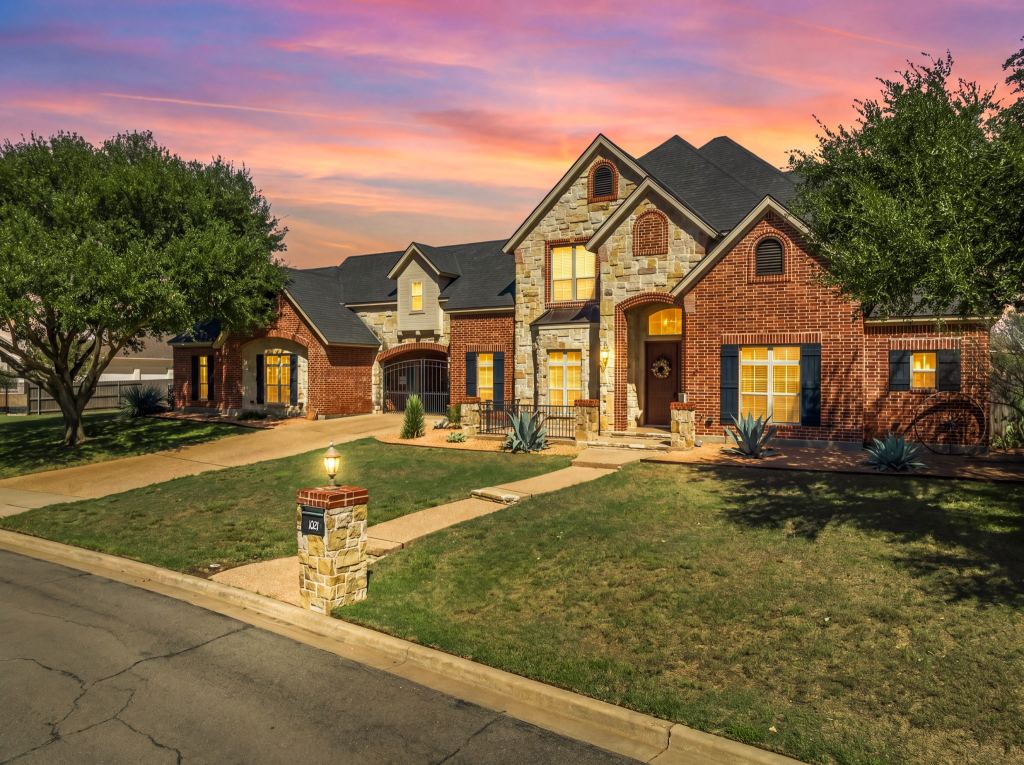 1021 Cascade Trail, McGregor, TX 76657 — photo 1
