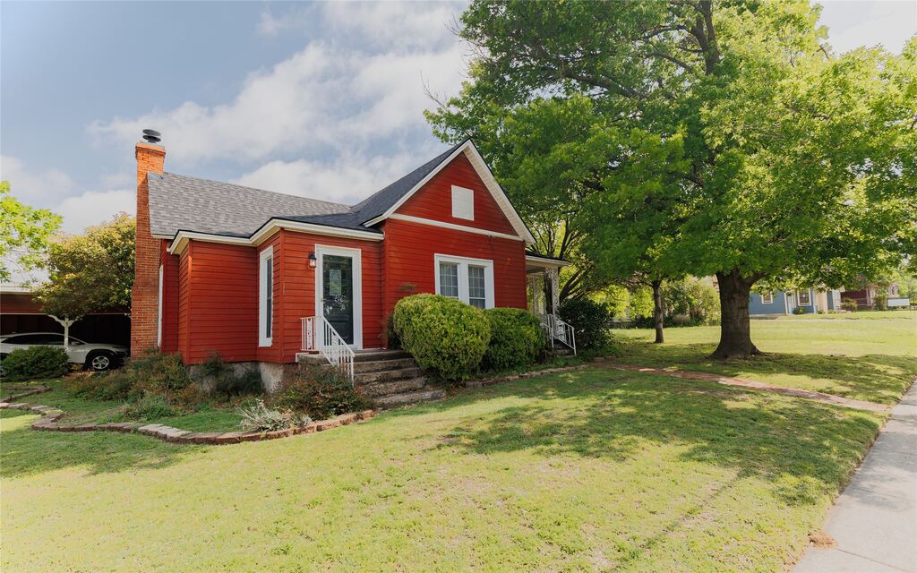 510 W Walnut Street, Decatur, TX 76234 — photo 1