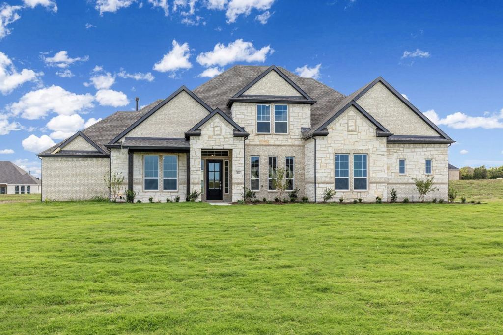 147 Hollingsworth Lane, Glenn Heights, TX 75154 — photo 1