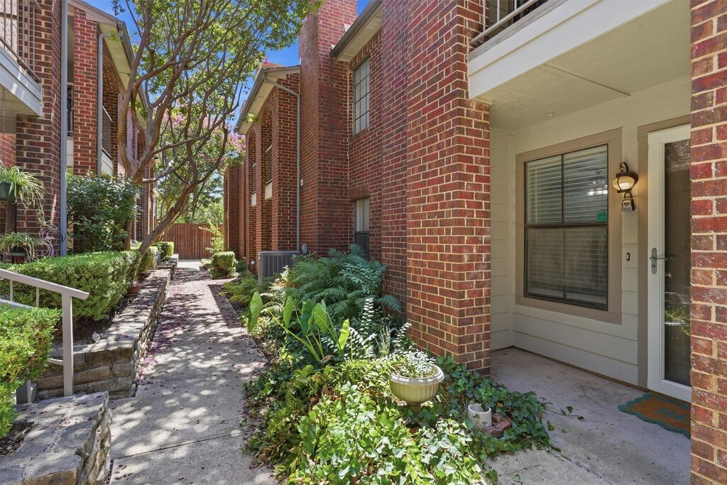 3201 Donnelly Circle 309, Fort Worth, TX 76107 — photo 1