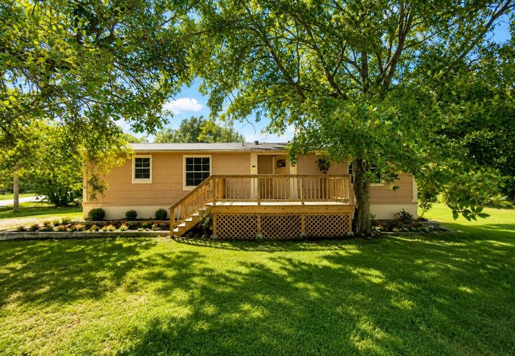 205 W Long Street, Elm Mott, TX 76640 — photo 1