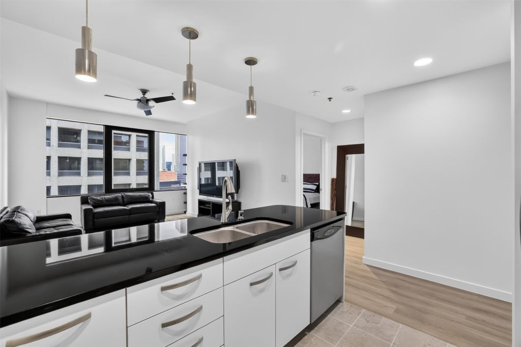 1200 Main Street 1708, Dallas, TX 75202 — photo 1