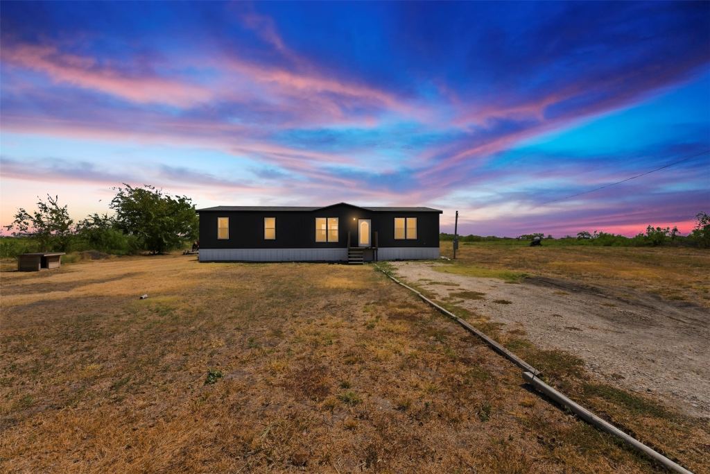 3208 NE County Rd 0200, Powell, TX 75153 — photo 1