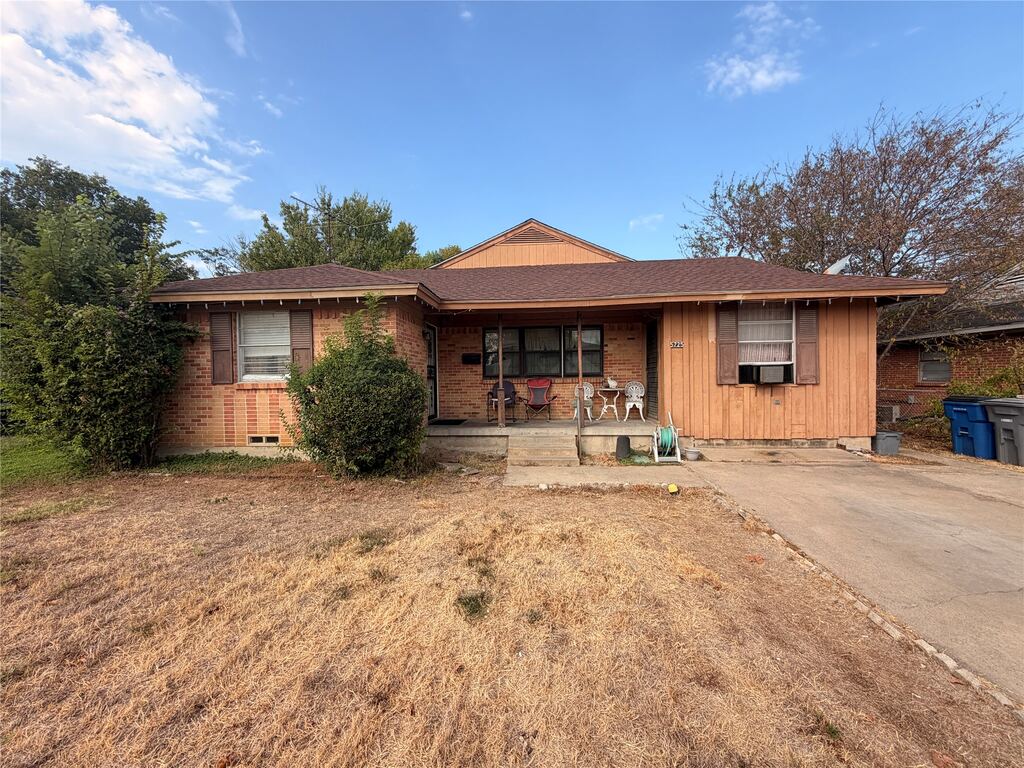 5725 Lazy River Drive, Dallas, TX 75241 — photo 1