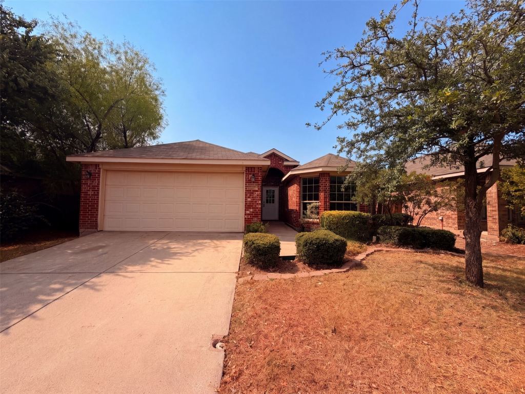 2011 Allyson Drive, Heartland, TX 75126 — photo 1