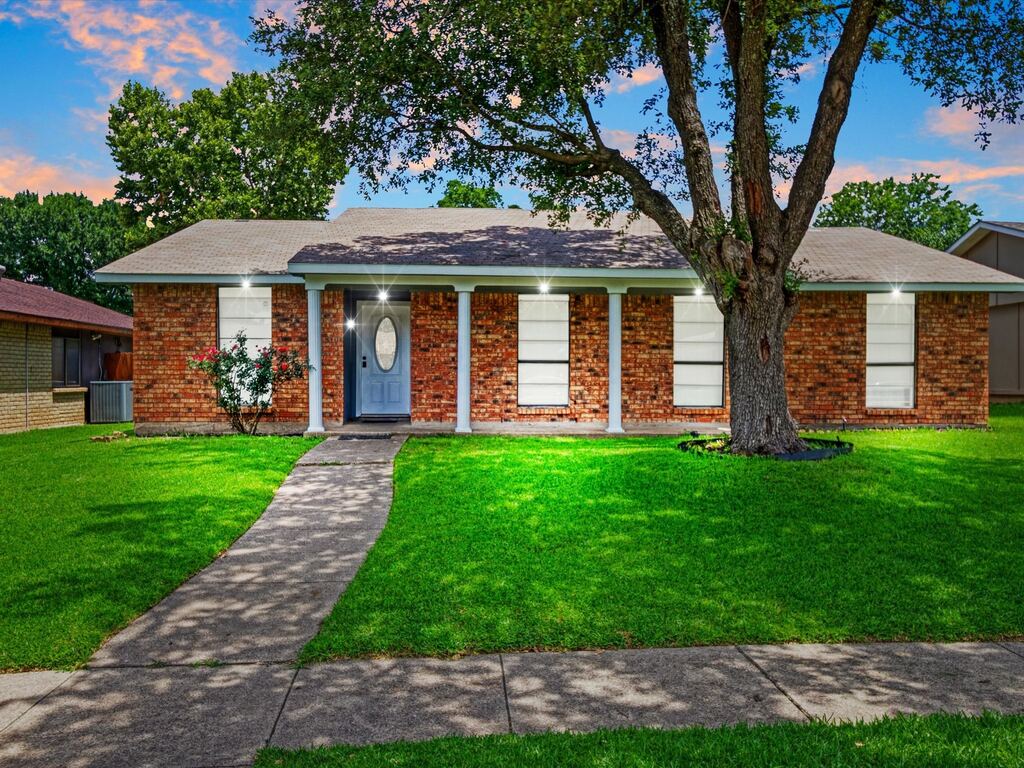7232 Long Canyon Trail, Dallas, TX 75249 — photo 1