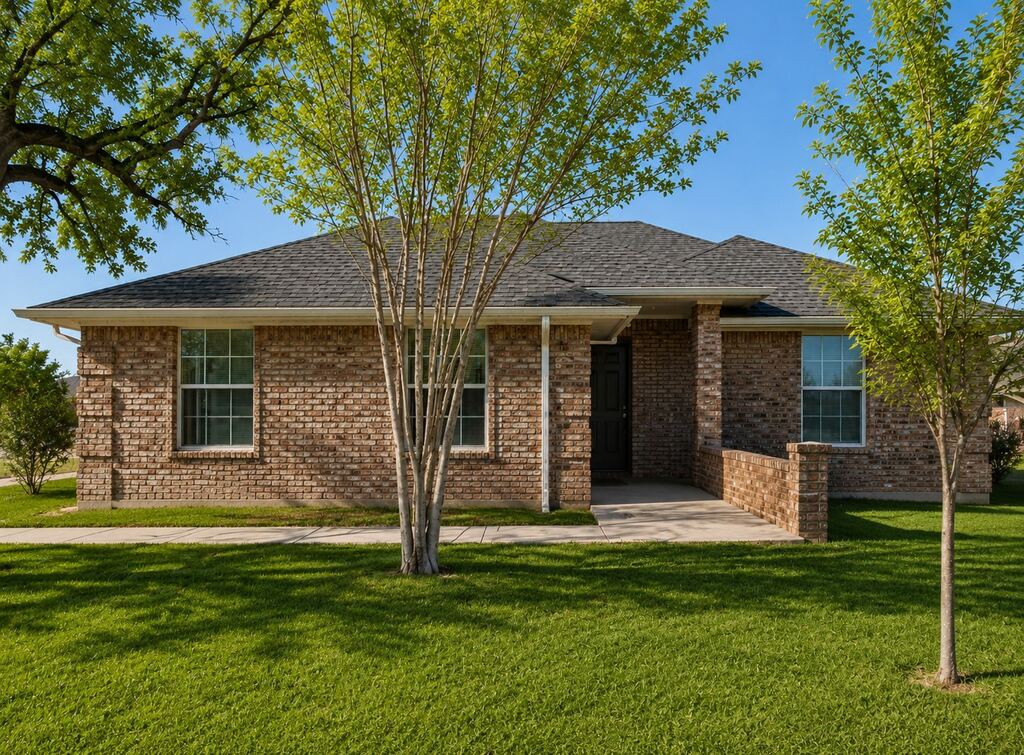 606 W Mulberry Street, Decatur, TX 76234 — photo 1