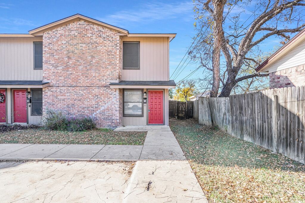 3301 Aurora Street D, Haltom City, TX 76117 — photo 1
