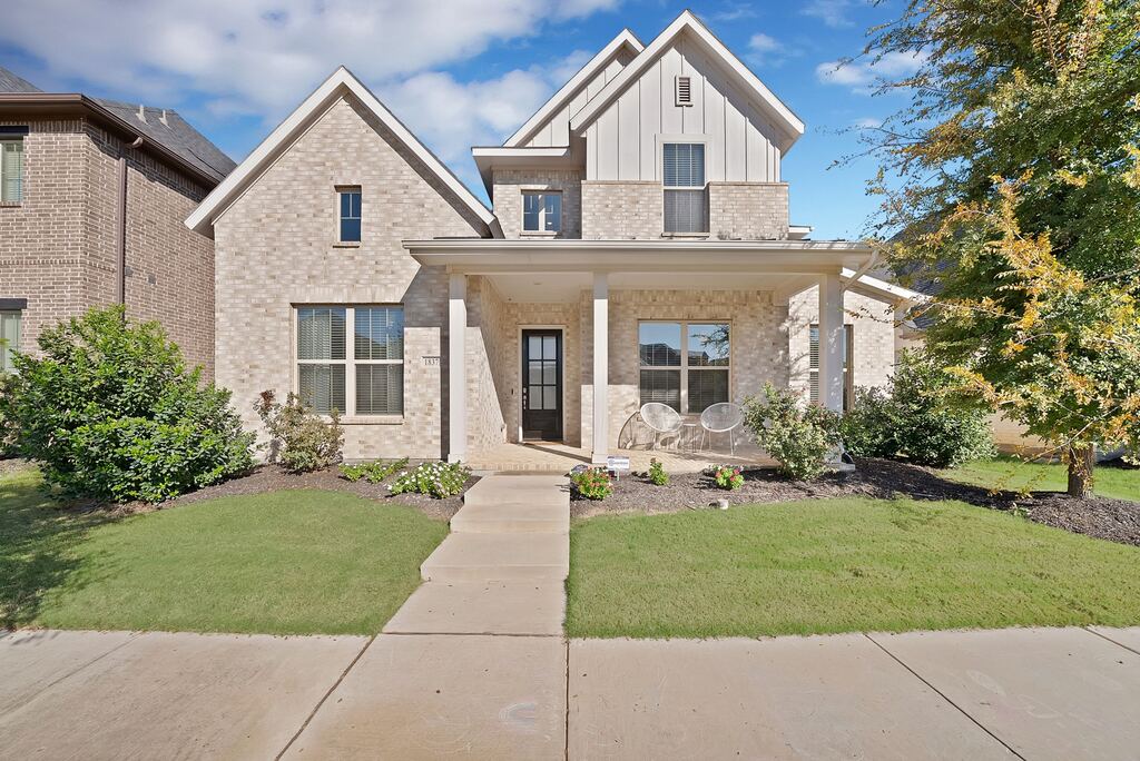 1837 Averi Lane