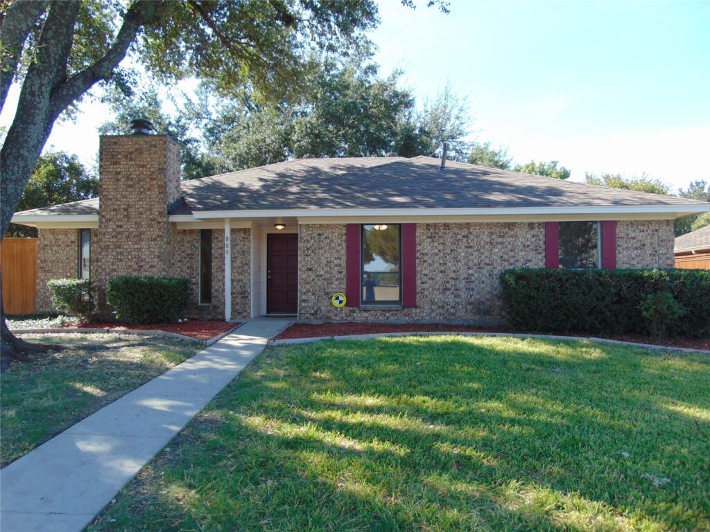 809 Broadmoor Drive, Mesquite, TX 75149 — photo 1