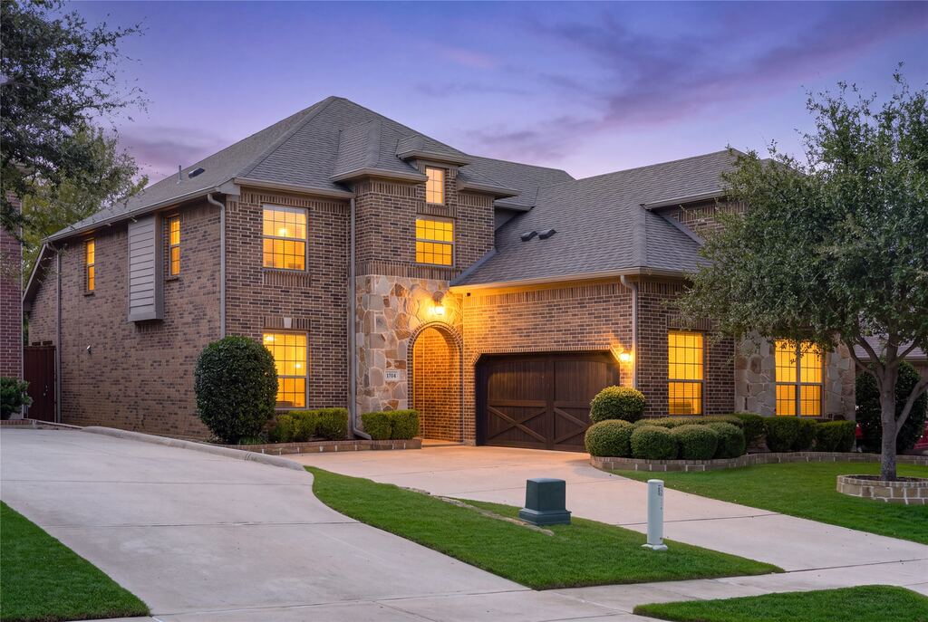 1704 Hickory Chase Circle