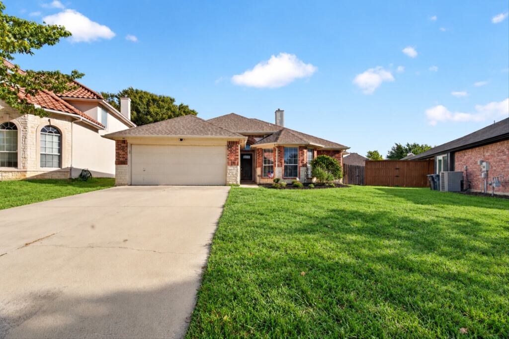8724 Lariat Circle