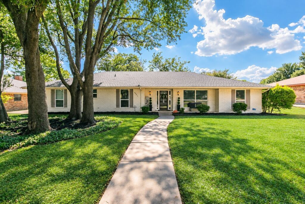 4441 Cartagena Drive, Fort Worth, TX 76133 — photo 1