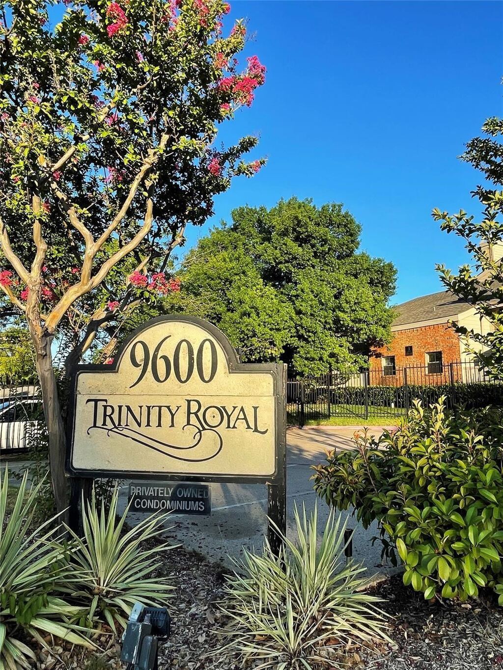 9600 Royal Lane 112, Dallas, TX 75243 — photo 1