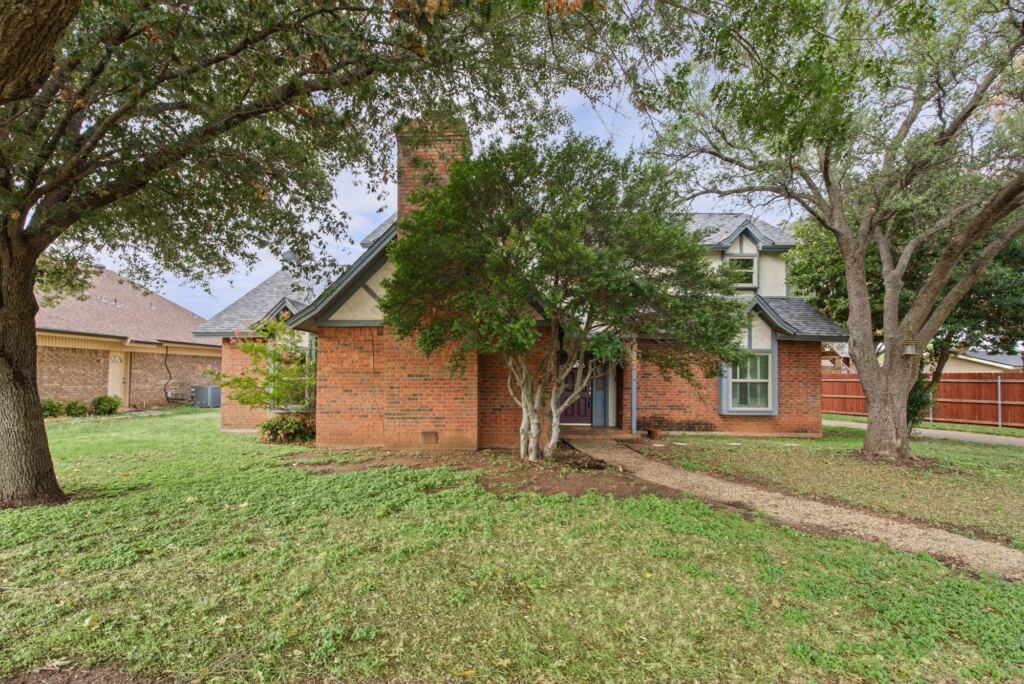 3302 Ivanhoe Lane