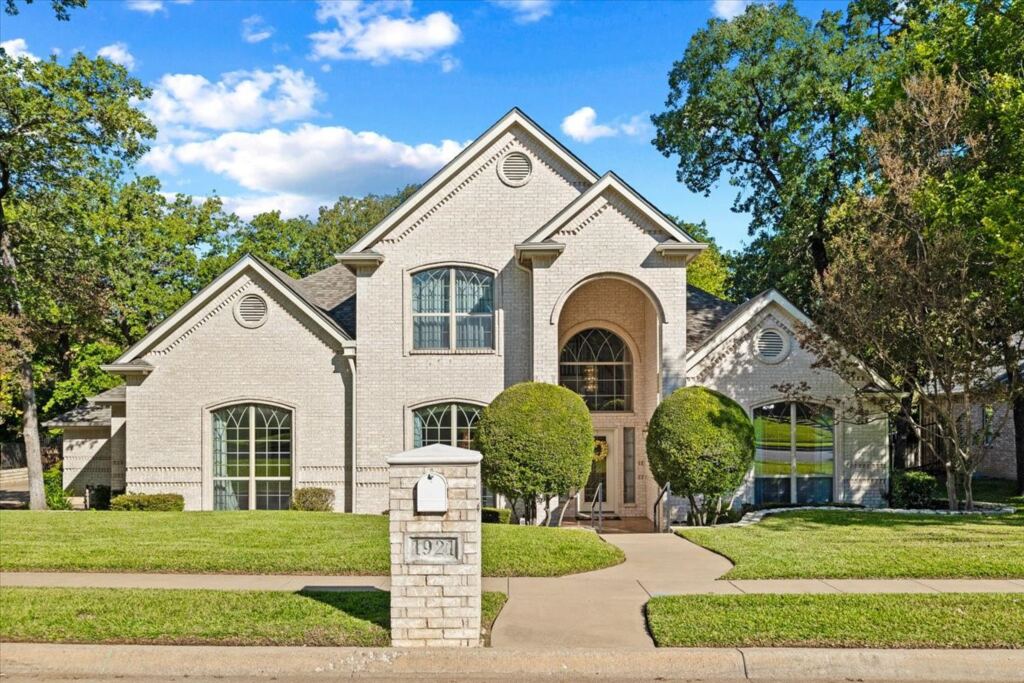 1921 Clear Creek Drive