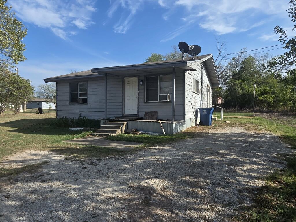 1218 E Milam Street, Mexia, TX 76667 — photo 1