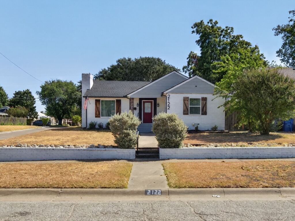 2122 Berwick Avenue, Dallas, TX 75203 — photo 1