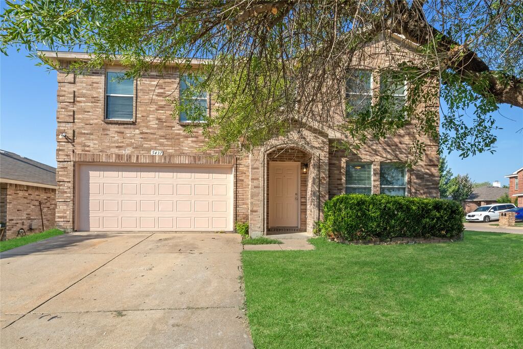 5437 New Castleton Lane, Fort Worth, TX 76135 — photo 1