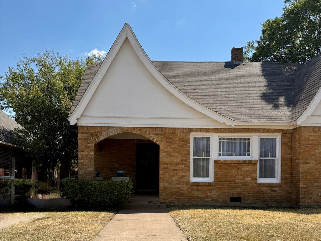 944 Marion Avenue, Fort Worth, TX 76104 — photo 1