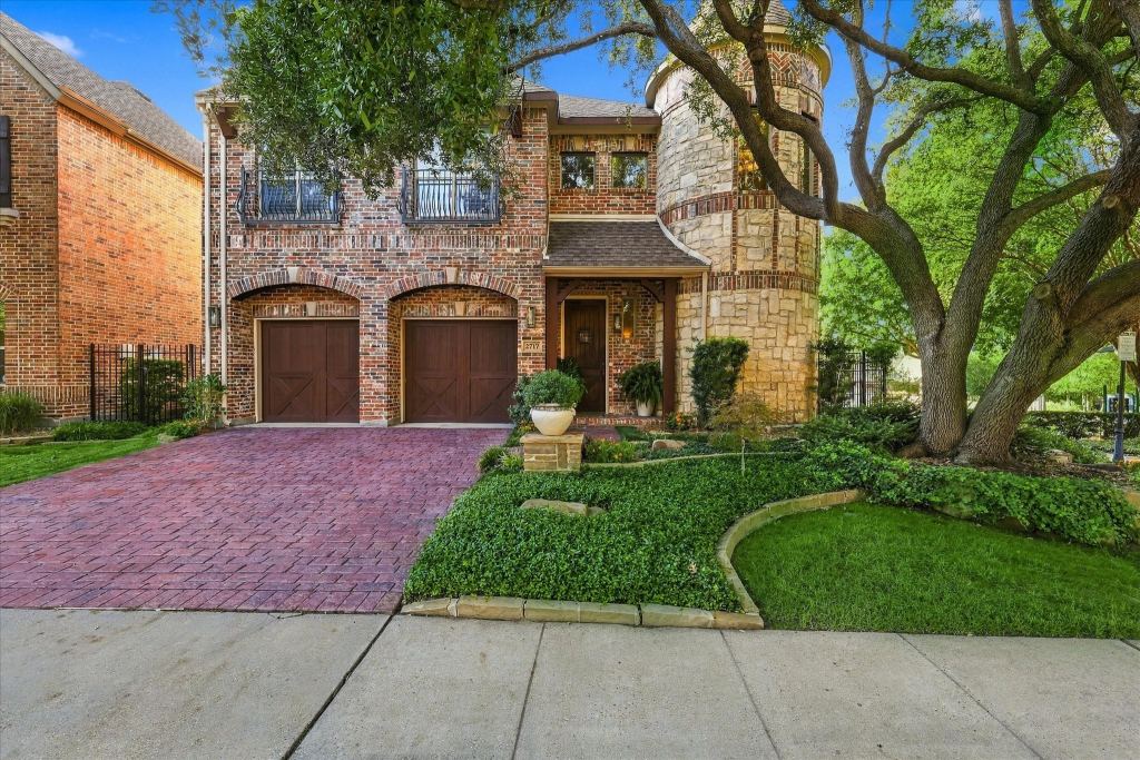 2717 Enid Drive