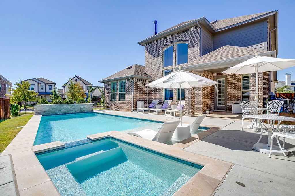 2009 Roundtree Circle E, Fort Worth, TX 76008 — photo 1