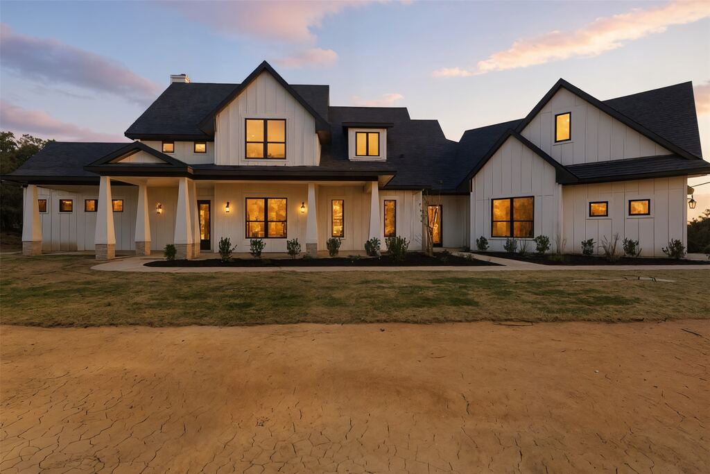 1552 Lakeridge Boulevard, Sunset, TX 76270 — photo 1