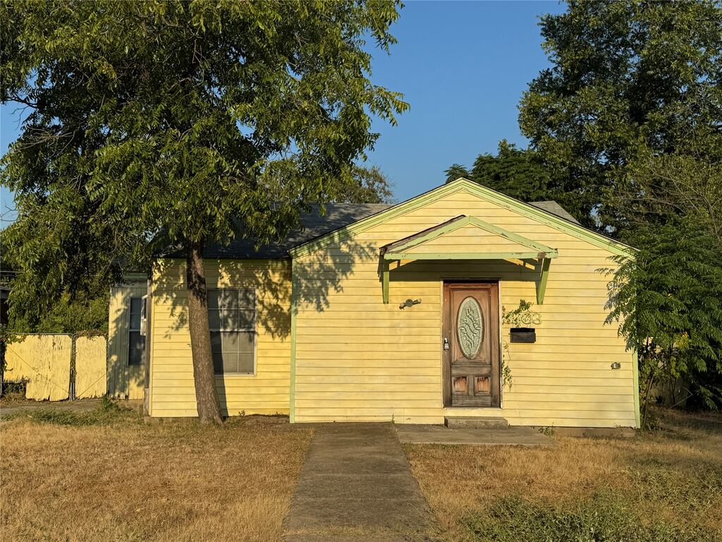 3203 Runnels Street, Fort Worth, TX 76106 — photo 1