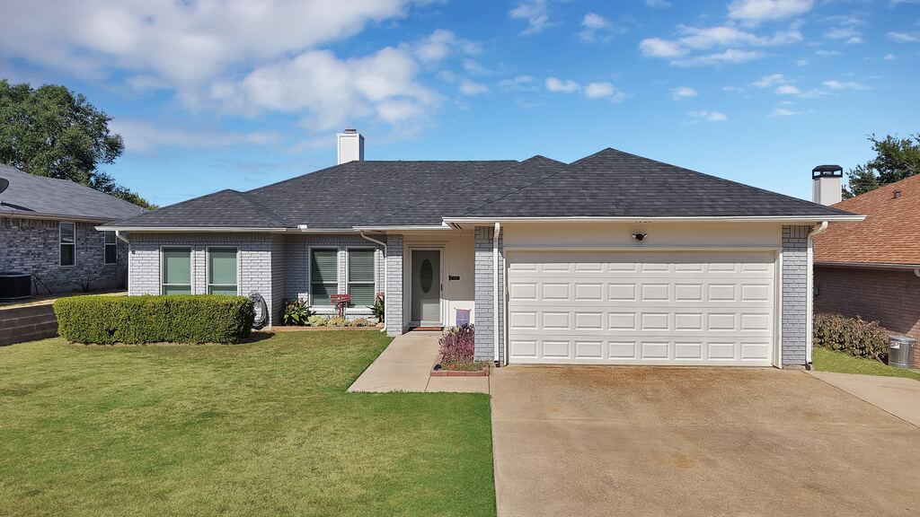4925 Saint Thomas Place, Fort Worth, TX 76135 — photo 1