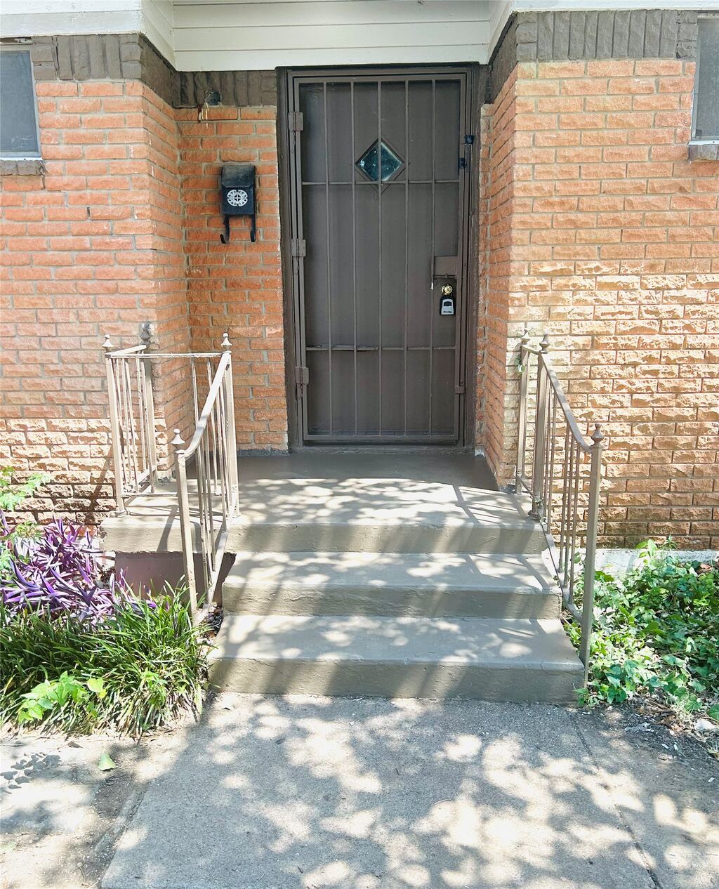 1355 Glen Garden Drive, Fort Worth, TX 76104 — photo 1