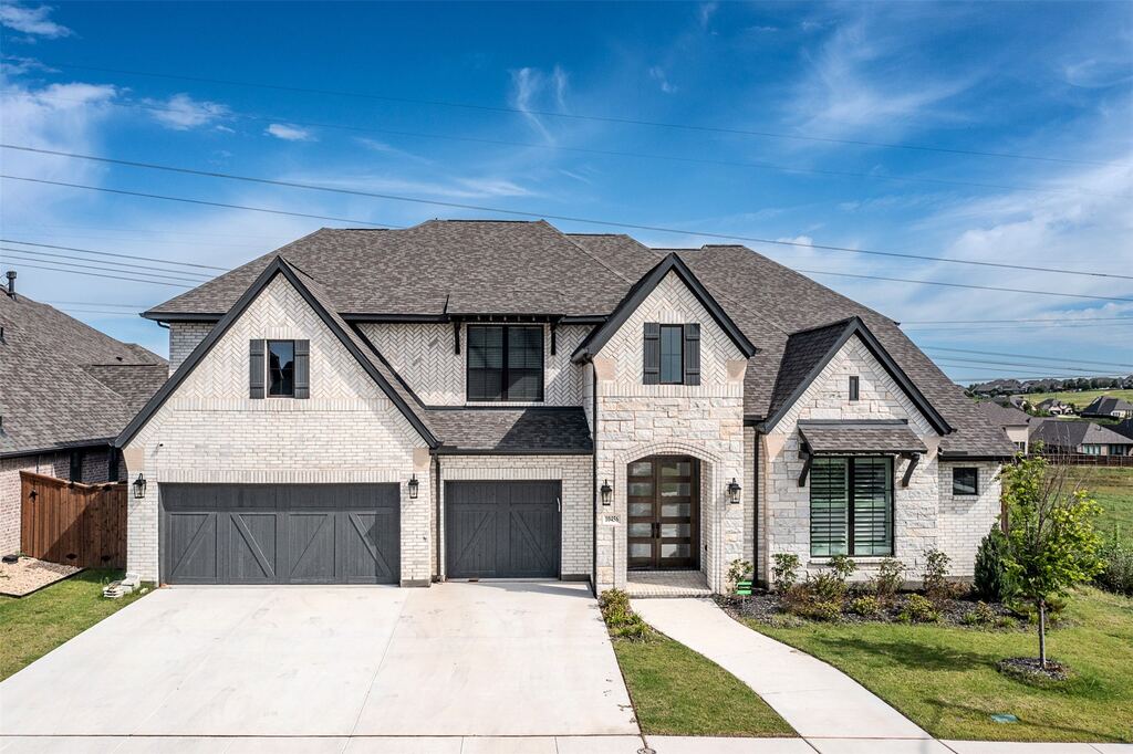 10456 Gray Hills Drive, Fort Worth, TX 76126 — photo 1