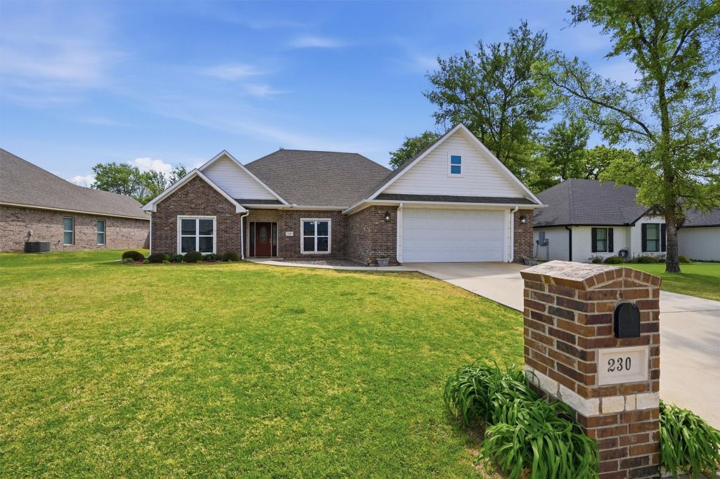 230 Bent Oak Drive, Pottsboro, TX 75076 — photo 1
