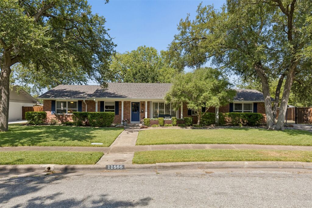 11555 Cromwell Circle, Dallas, TX 75229 — photo 1
