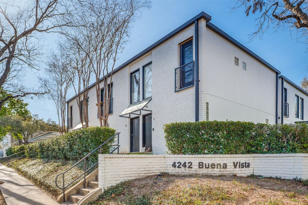 4242 Buena Vista Street 10, Dallas, TX 75205 — photo 1