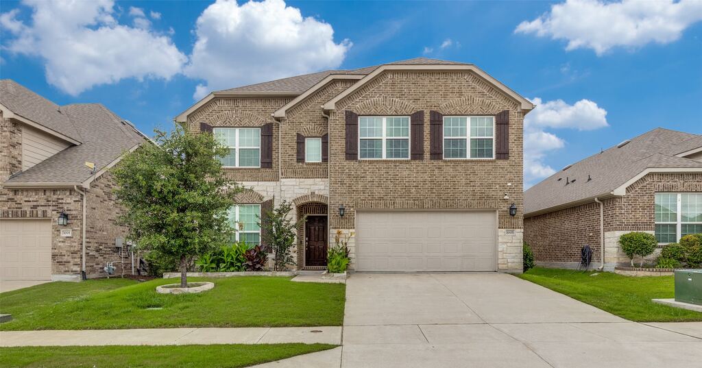 1005 Pinnacle Breeze Drive, Fort Worth, TX 76052 — photo 1