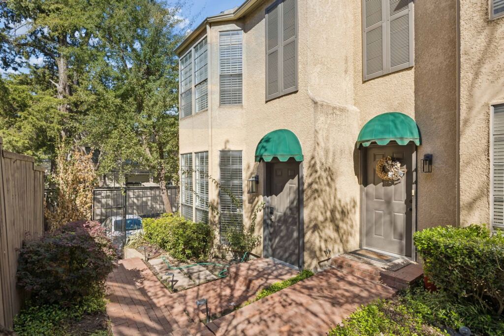 3919 Cole Avenue 101
