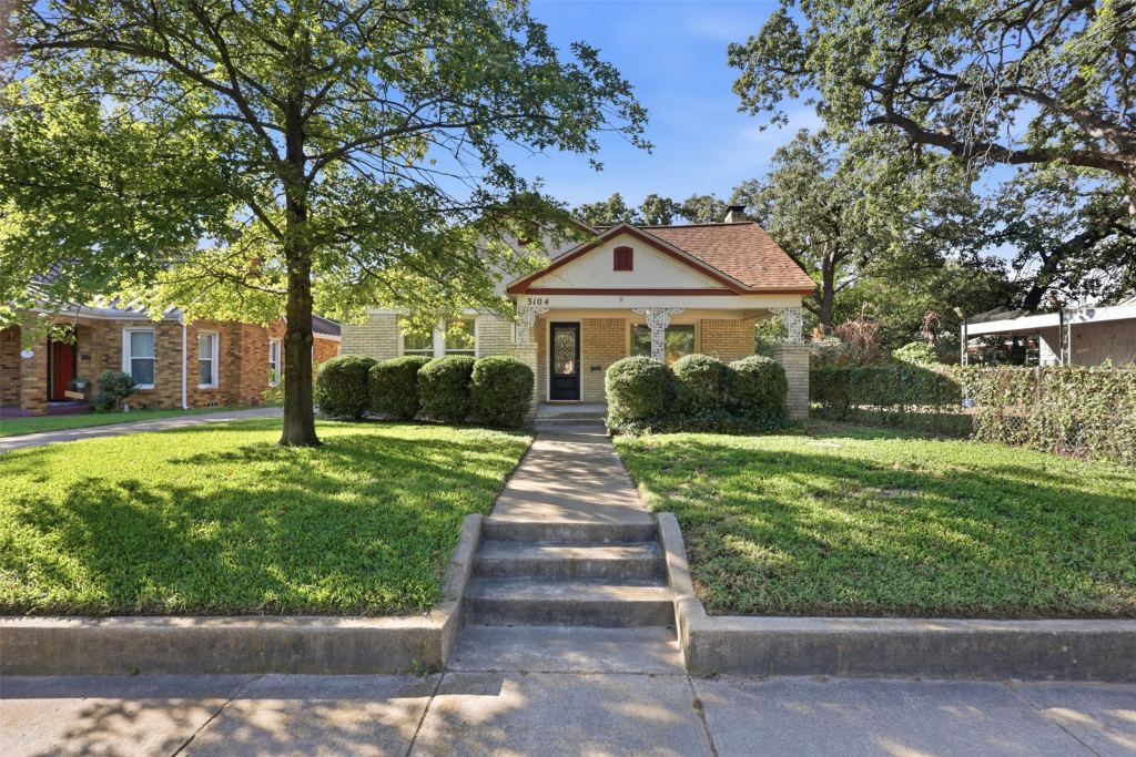 3104 Yucca Avenue, Fort Worth, TX 76111 — photo 1