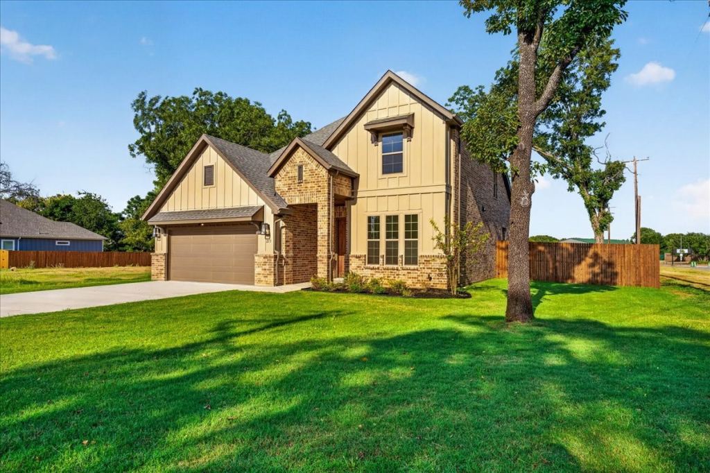 213 S Atwood Street, Boyd, TX 76023 — photo 1