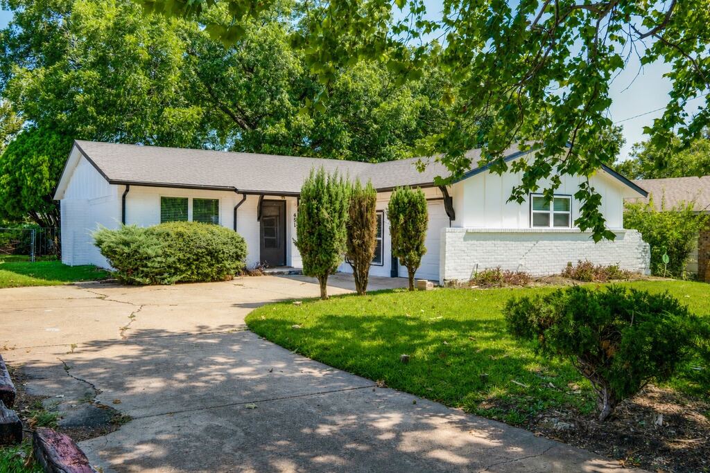 451 Southport Drive, Dallas, TX 75232 — photo 1