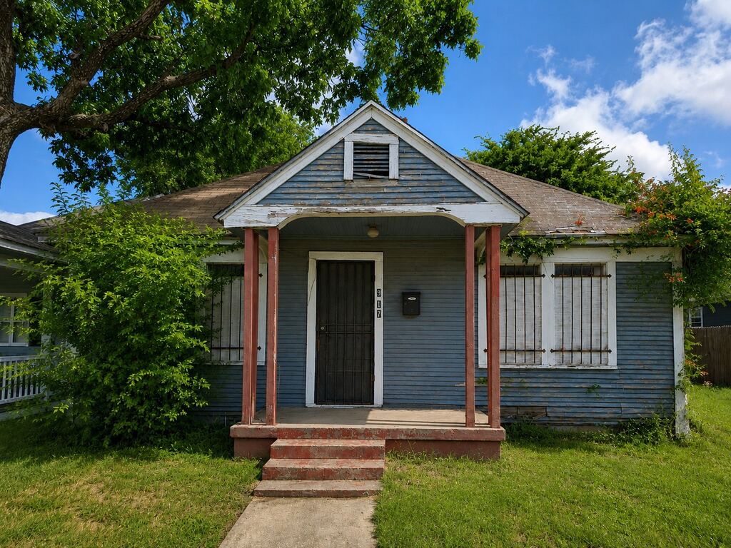 917 E Pulaski Street, Fort Worth, TX 76104 — photo 1