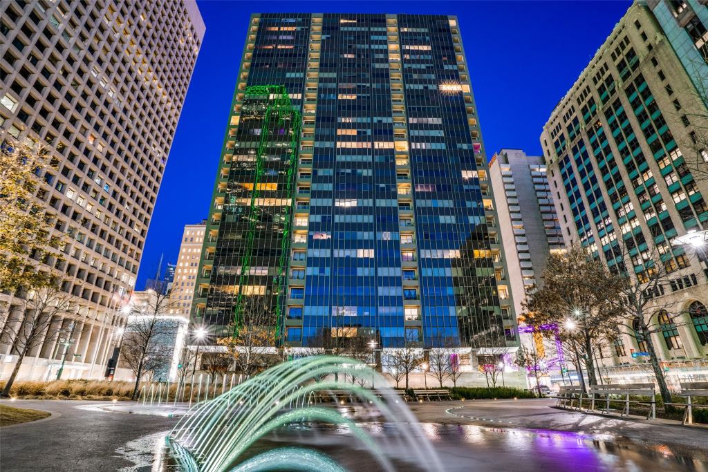 1200 Main Street 1703, Dallas, TX 75202 — photo 1