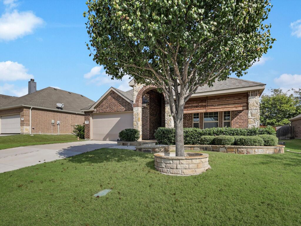 609 Racine Drive, Oak Point, TX 75068 — photo 1