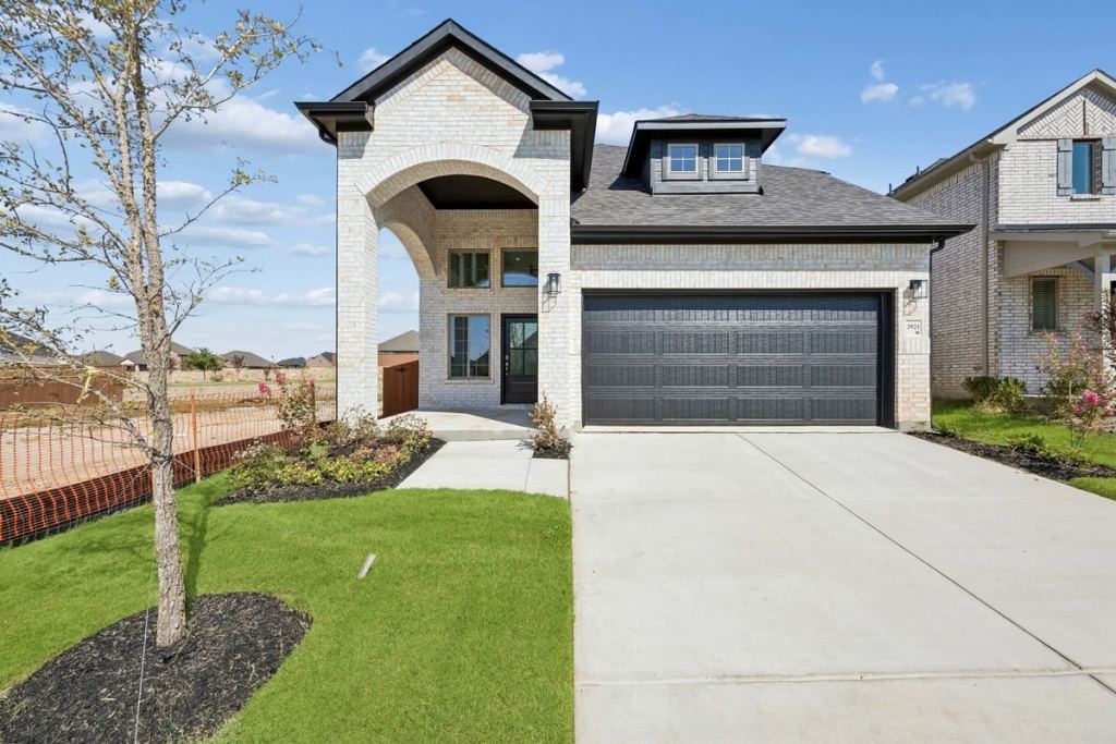 4009 Allred Drive, Heartland, TX 75114 — photo 1