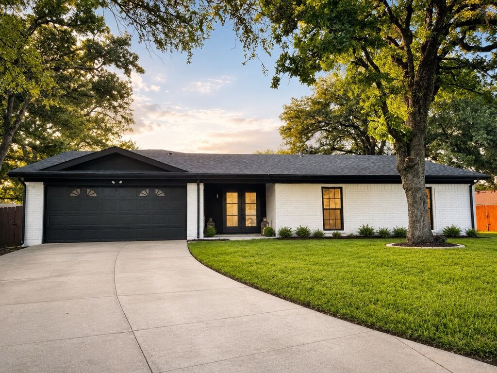 2916 Jason Court, Fort Worth, TX 76112 — photo 1