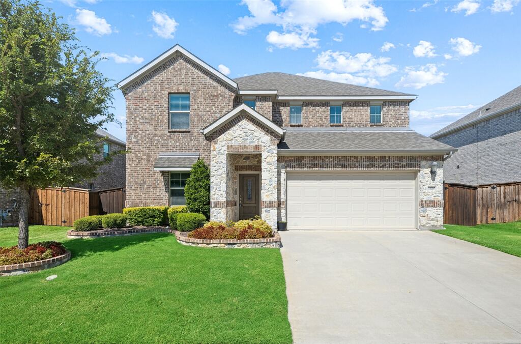 10105 Lakemont Drive, Fort Worth, TX 76131 — photo 1