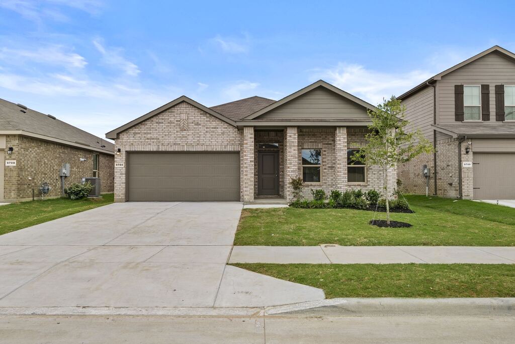 9704 Austin Hollow Road, Fort Worth, TX 76036 — photo 1