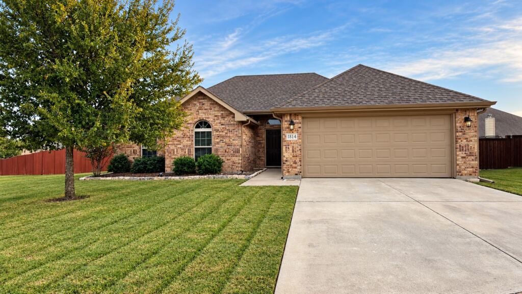 1814 Bersand Avenue, Gainesville, TX 76240 — photo 1