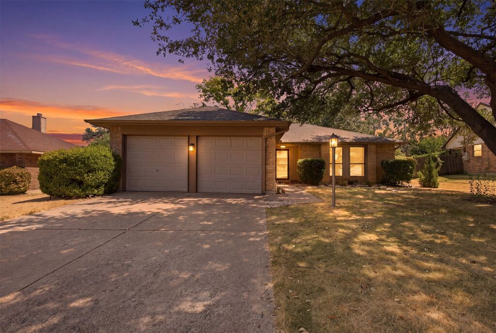 6417 Shasta Trail, Fort Worth, TX 76133 — photo 1